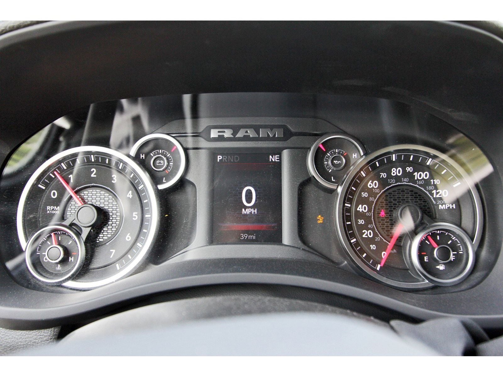 2026 RAM 2500 Tradesman 4x4 Crew Cab 6'4" Box