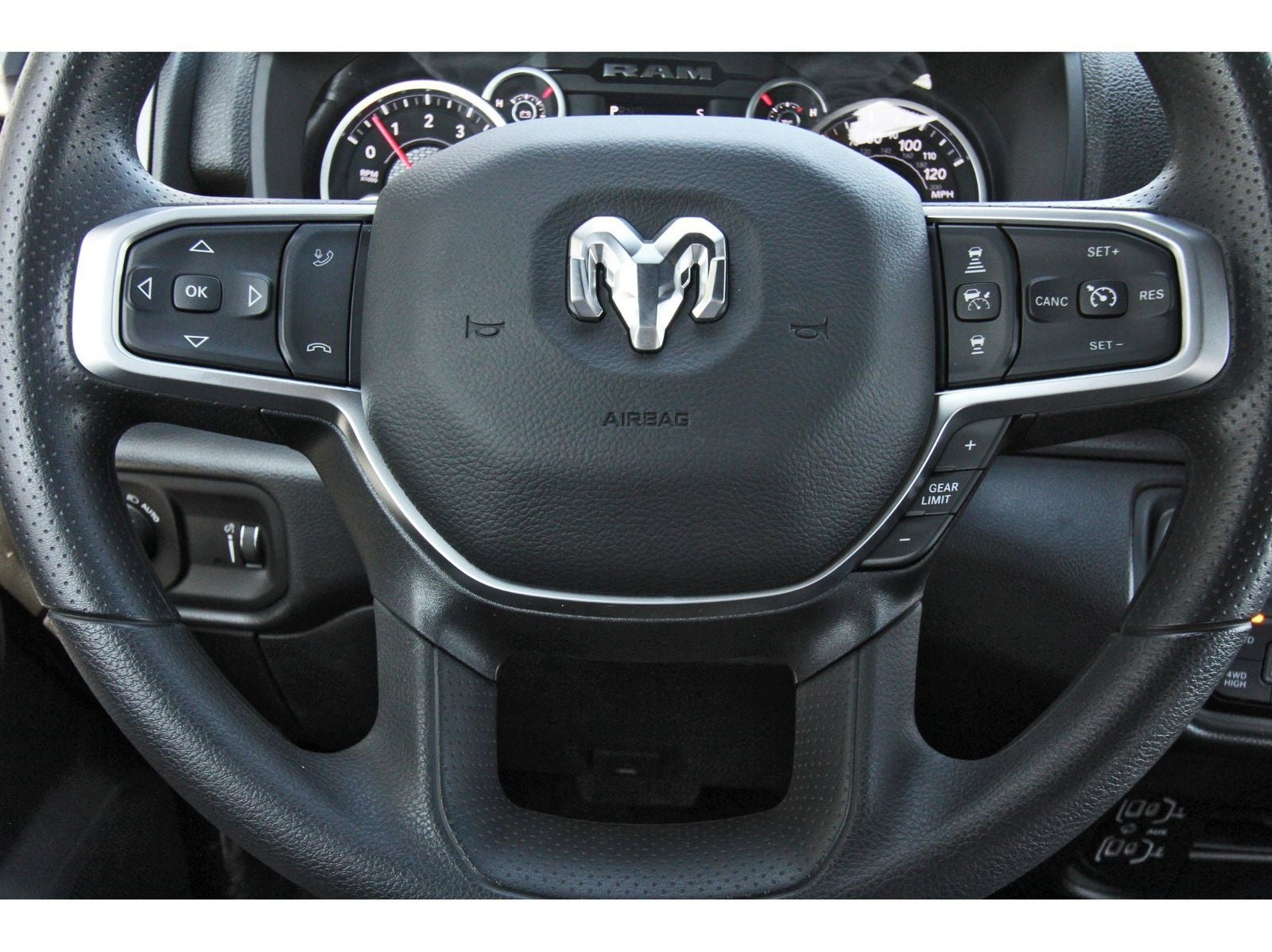 2026 RAM 2500 Tradesman 4x4 Crew Cab 8' Box