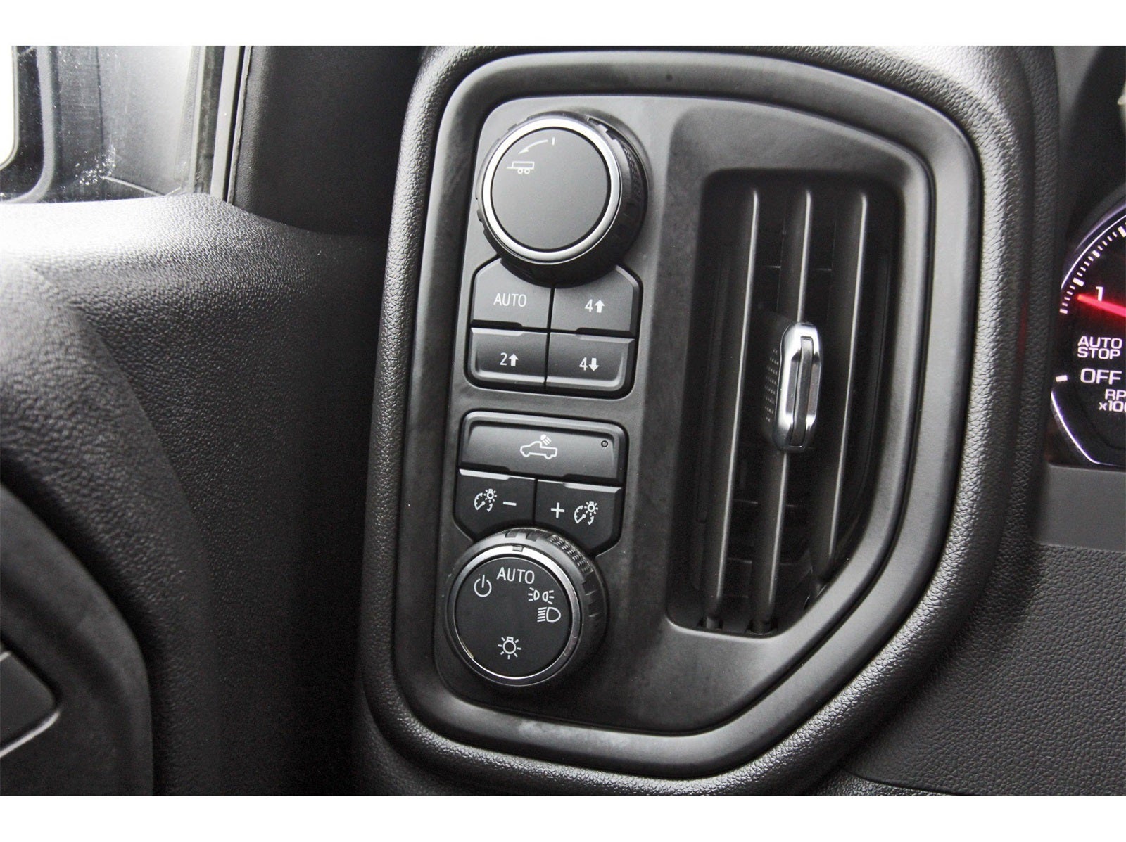 2023 Chevrolet Silverado 1500 Custom Trail Boss