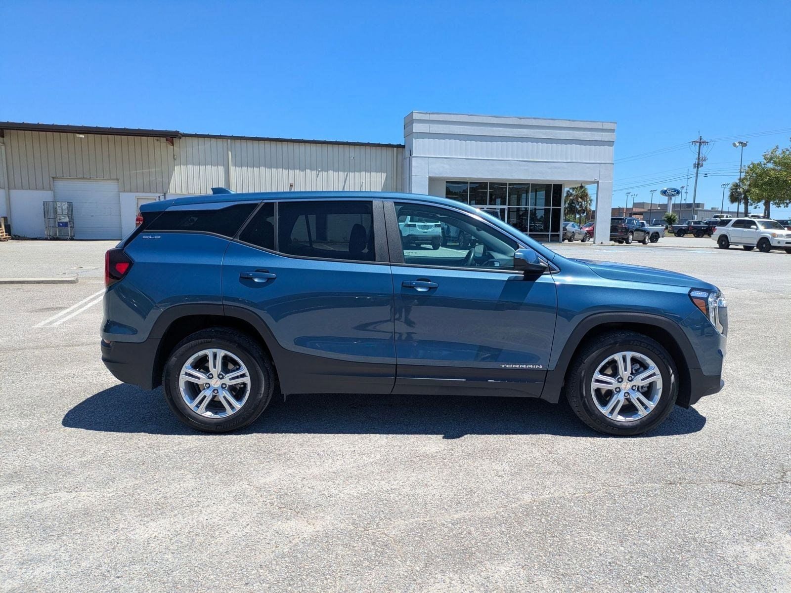 2024 GMC Terrain SLE