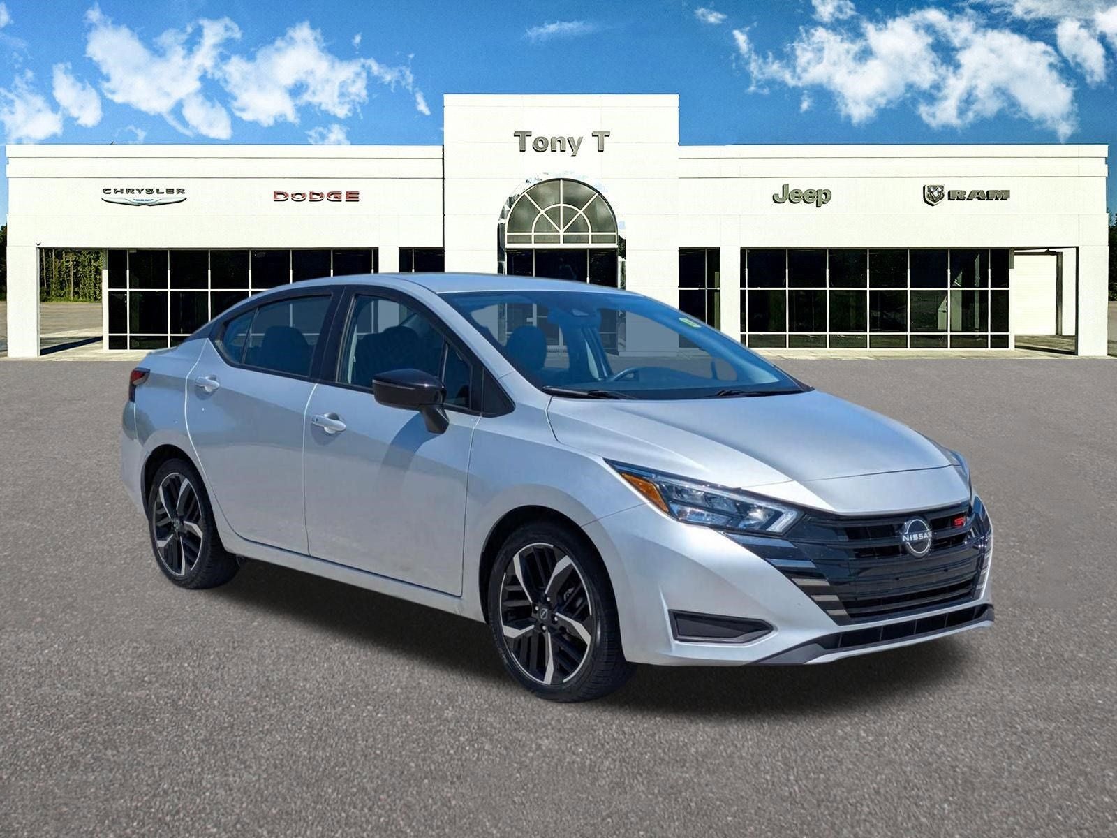 2024 Nissan Versa 1.6 SR CVT's photo