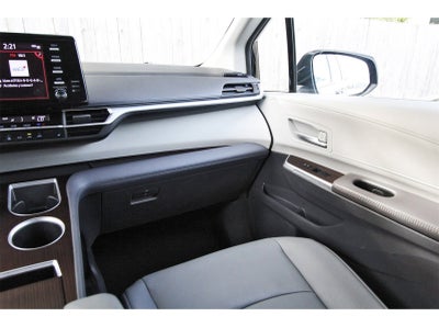 2024 Toyota Sienna XLE