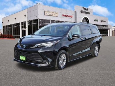 2024 Toyota Sienna XLE